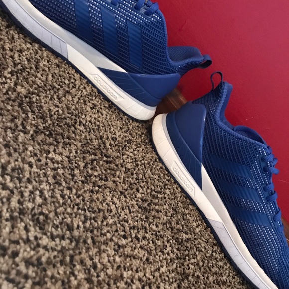 Adidas questar td size 8 like new - Picture 4 of 5